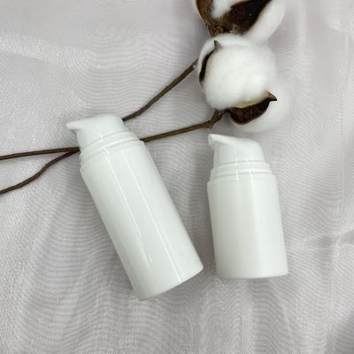 Snap On บรรจุภัณฑ์ปั๊มสุญญากาศ 15ml PP ขวดบำรุงผิวเป็นมิตรกับสิ่งแวดล้อม